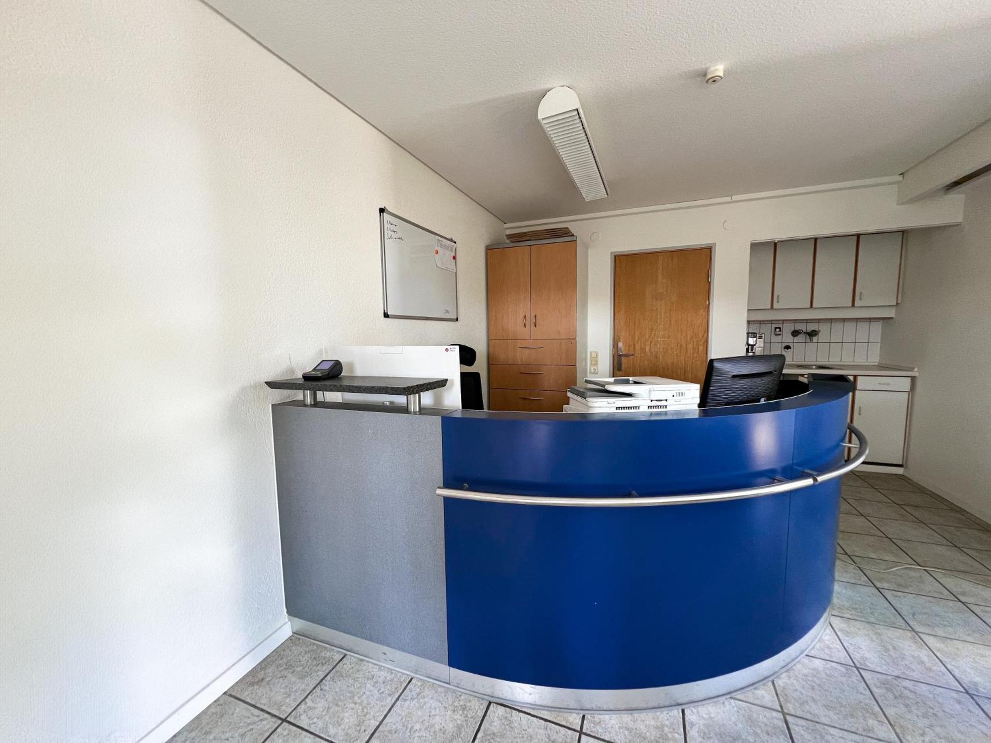 Euro Inn - Hotel Лар Экстерьер фото