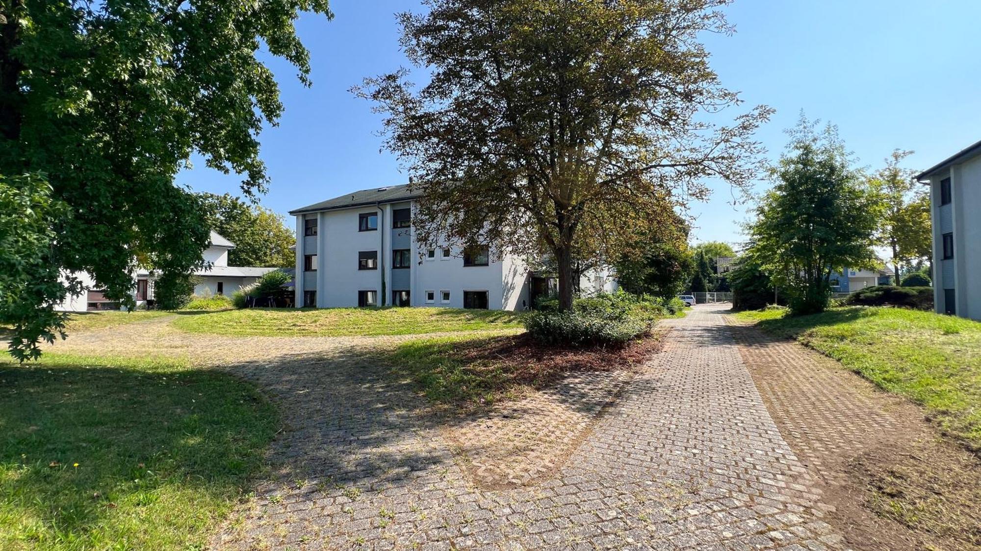 Euro Inn - Hotel Лар Экстерьер фото
