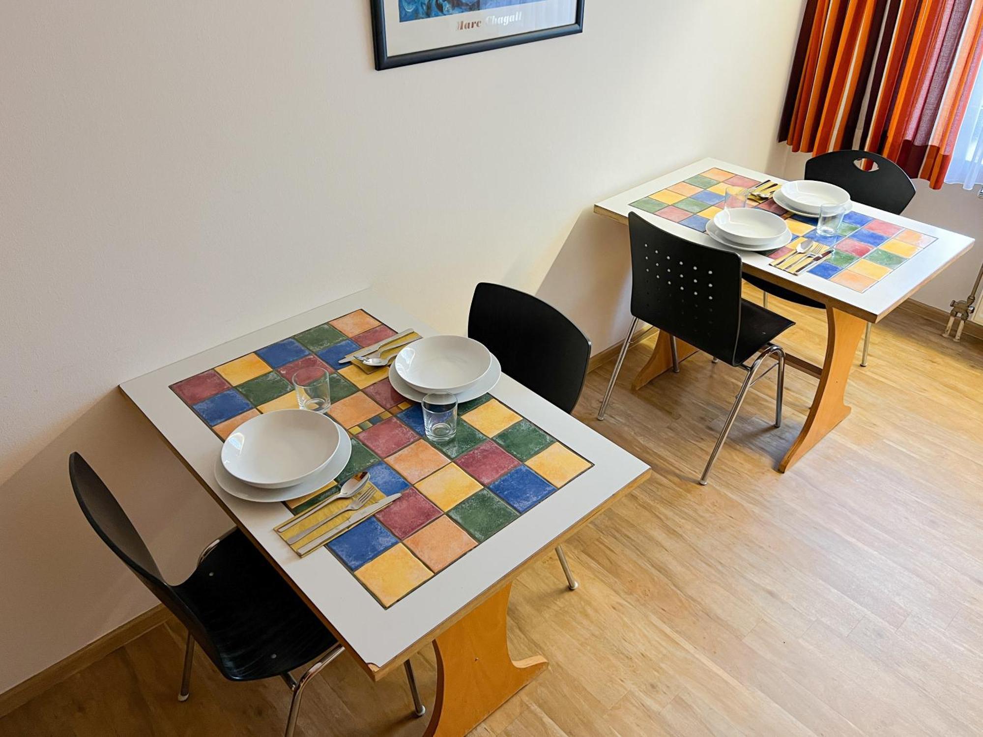 Euro Inn - Hotel Лар Экстерьер фото