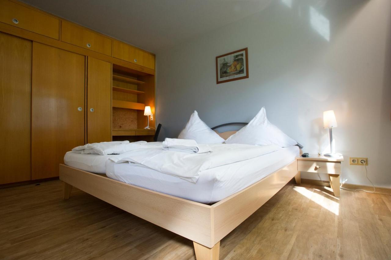 Euro Inn - Hotel Лар Экстерьер фото